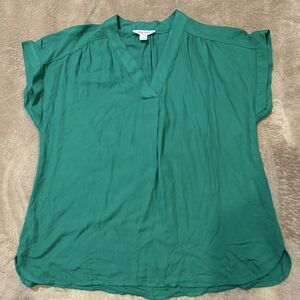 Nine West Women's Green Solid V-Neck Short Sleeve Blouse Size M Regular